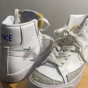 White Nikes Mid uptown’s (leather)